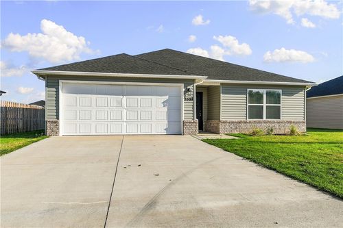 2533 E Fox Bury St, Siloam Springs, AR, 72761-7268 | Card Image