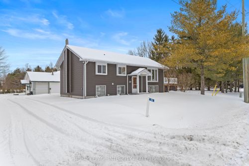 565 Vinette Rd, Hammond, ON, K0A2A0 | Card Image