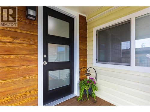 10-3535 Mcculloch Rd, Kelowna, BC, V1W4R8 | Card Image