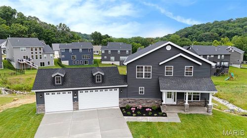 685 Fox Creek Dr, Fenton, MO, 63026-5661 | Card Image