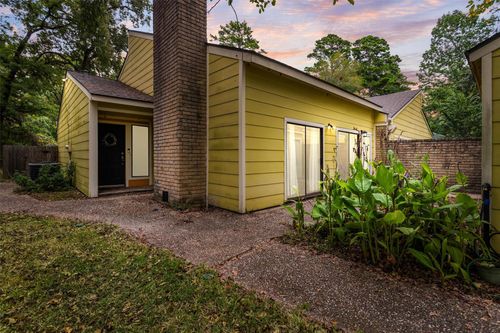 24648 Pools Creek Dr, Huntsville, TX, 77320 | Card Image