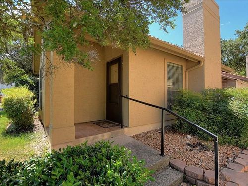 apt-305-1202 Thorpe Ln, San Marcos, TX, 78666-6593 | Card Image