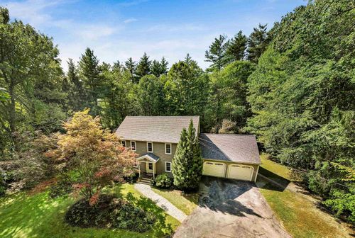 17 Candlewood Dr, Amherst, NH, 03031-3327 | Card Image