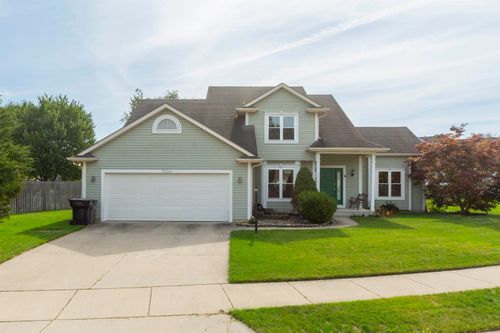 55566 Labrador Pointe Ct, Osceola, IN, 46561-8520 | Card Image