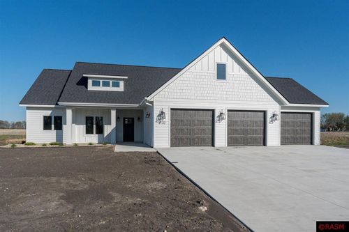 2132 Deerwood Dr, North Mankato, MN, 56003-7510 | Card Image