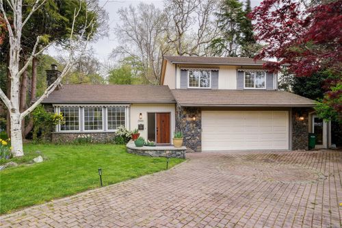 3995 Resolute Pl, Victoria, BC, V8X4L5 | Card Image