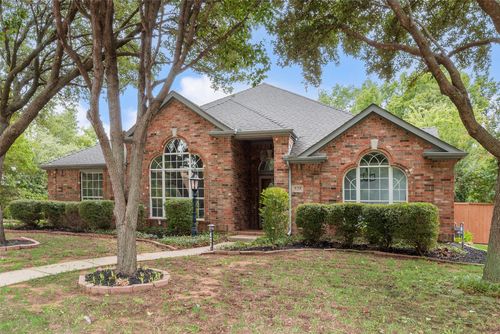828 Abbots Ln, Denton, TX, 76205-8907 | Card Image