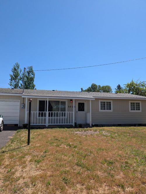 1035 Applewood St, Klamath Falls, OR, 97603-3619 | Card Image