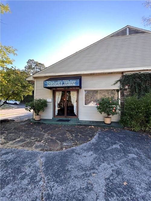 275 E Huntsville Rd, Fayetteville, AR, 72701-6134 | Card Image
