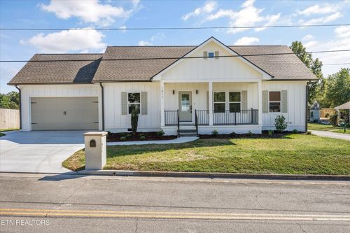 1011 W Morris St, Sweetwater, TN, 37874-2118 | Card Image