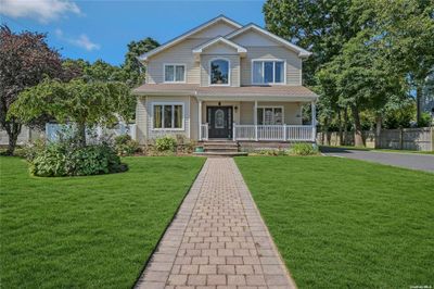 984 Baldwin Path Path, House other with 4 bedrooms, 2 bathrooms and null parking in Dix Hills NY | Image 1