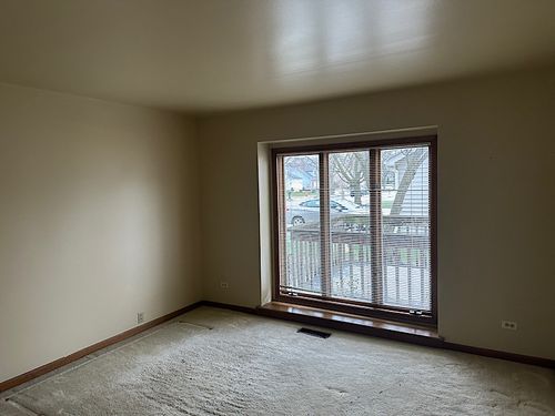 2726 Seiler Dr, Naperville, IL, 60565-4418 | Card Image