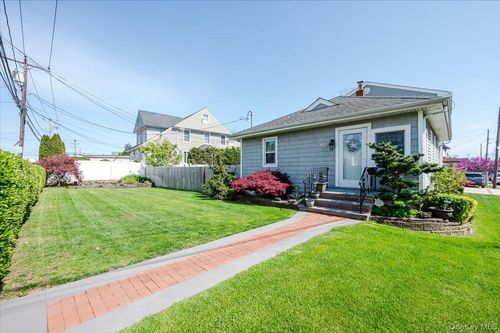 35 Healy Avenue, Hempstead, NY, 11096 | Card Image