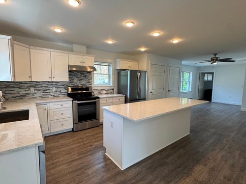 39 Ferro Way, Vineyard Haven, MA, 02568-3164 | Card Image