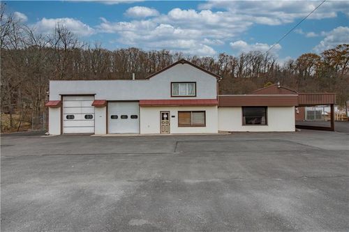 272 Riverview Drive, Lehigh Township, PA, 18088 | Card Image