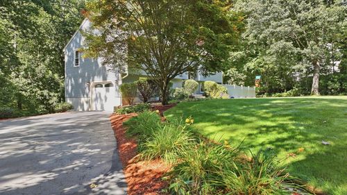 16 Sequoia Lane, Uxbridge, MA, 01569 | Card Image
