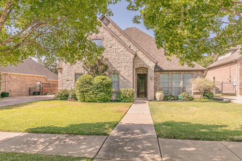 8649 Wishing Tree Ln, North Richland Hills, TX, 76182-3629 | Card Image