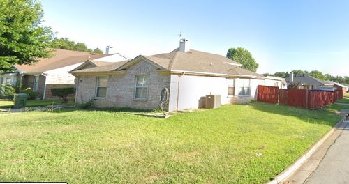 1001 Flower Dr, Arlington, TX, 76017-6122 | Card Image