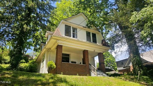 736 The Terrace St Nw, Norton, VA, 24273-1913 | Card Image