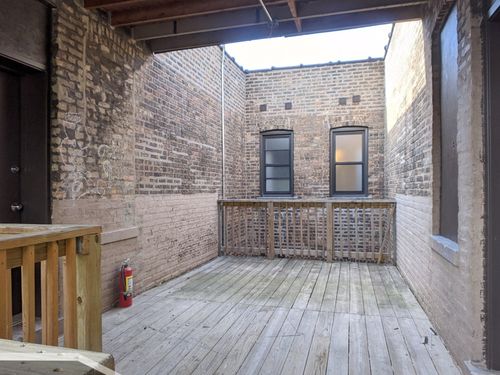 3c-3407 W Fullerton Ave, Chicago, IL, 60647-2497 | Card Image