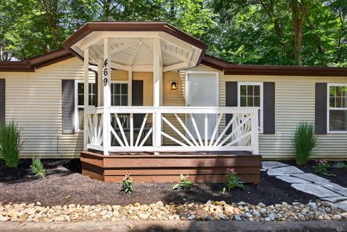 469 E Fawn Ridge Trl, Bloomington, IN, 47408-9276 | Card Image