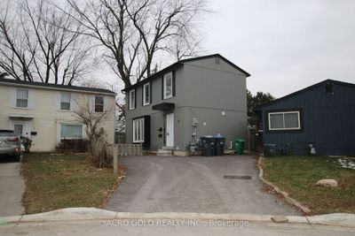 8 Huntington Crt, House other with 3 bedrooms, 3 bathrooms and 3 parking in Brampton ON | Image 2