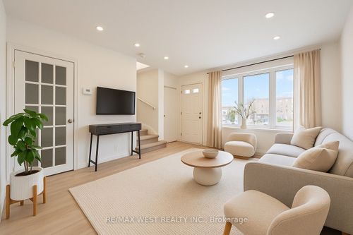 34-740 Kennedy Rd, Scarborough, ON, M1K2C5 | Card Image