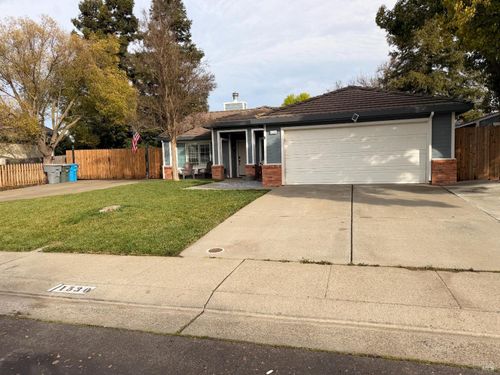 1530 Ferrero Dr, Dixon, CA, 95620-4232 | Card Image