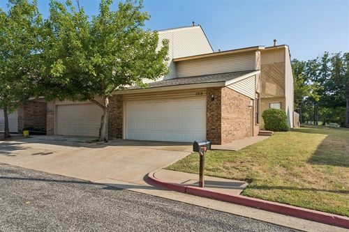 1713 Windhill Ave, Edmond, OK, 73034-3129 | Card Image