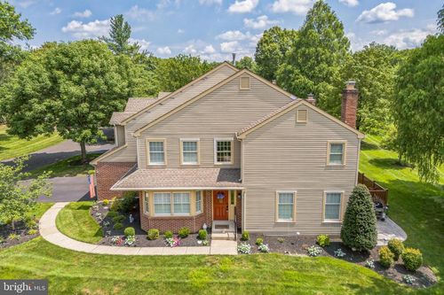 305 Bangor Ln, AMBLER, PA, 19002-2025 | Card Image