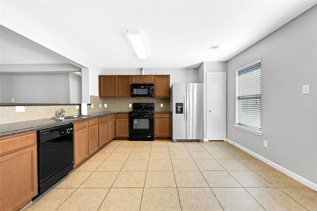 Kitchen. | Image 8