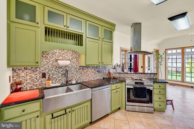 1058 Marsh Hawk Way, House other with 4 bedrooms, 4 bathrooms and null parking in Shepherdstown WV | Image 18