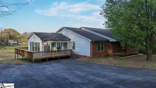 221 Lakeview Dr, Liberty, SC, 29657-9365 | Card Image