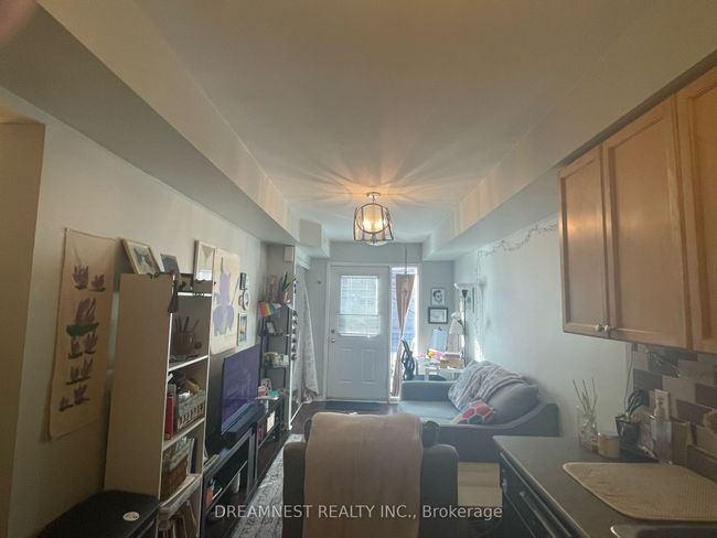 307 - 4975 Southampton Dr, Condo with 1 bedrooms, 1 bathrooms and 1 parking in Mississauga ON | Image 4