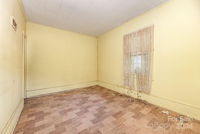 146 Osborne St, House other with 3 bedrooms, 1 bathrooms and null parking in Jonesville NC | Image 15