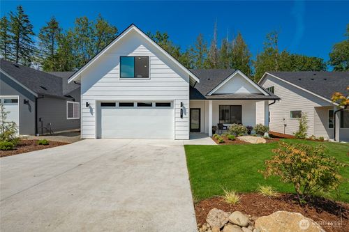 706 E 5th Street, Nooksack, WA, 98276 | Card Image