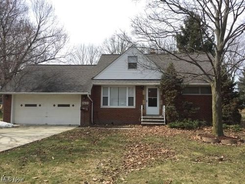 1790 Skyline Dr, Richmond Heights, OH, 44143-1222 | Card Image