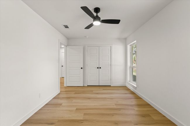 3932 Twin Falls St, House other with 4 bedrooms, 2 bathrooms and null parking in Irving TX | Image 12