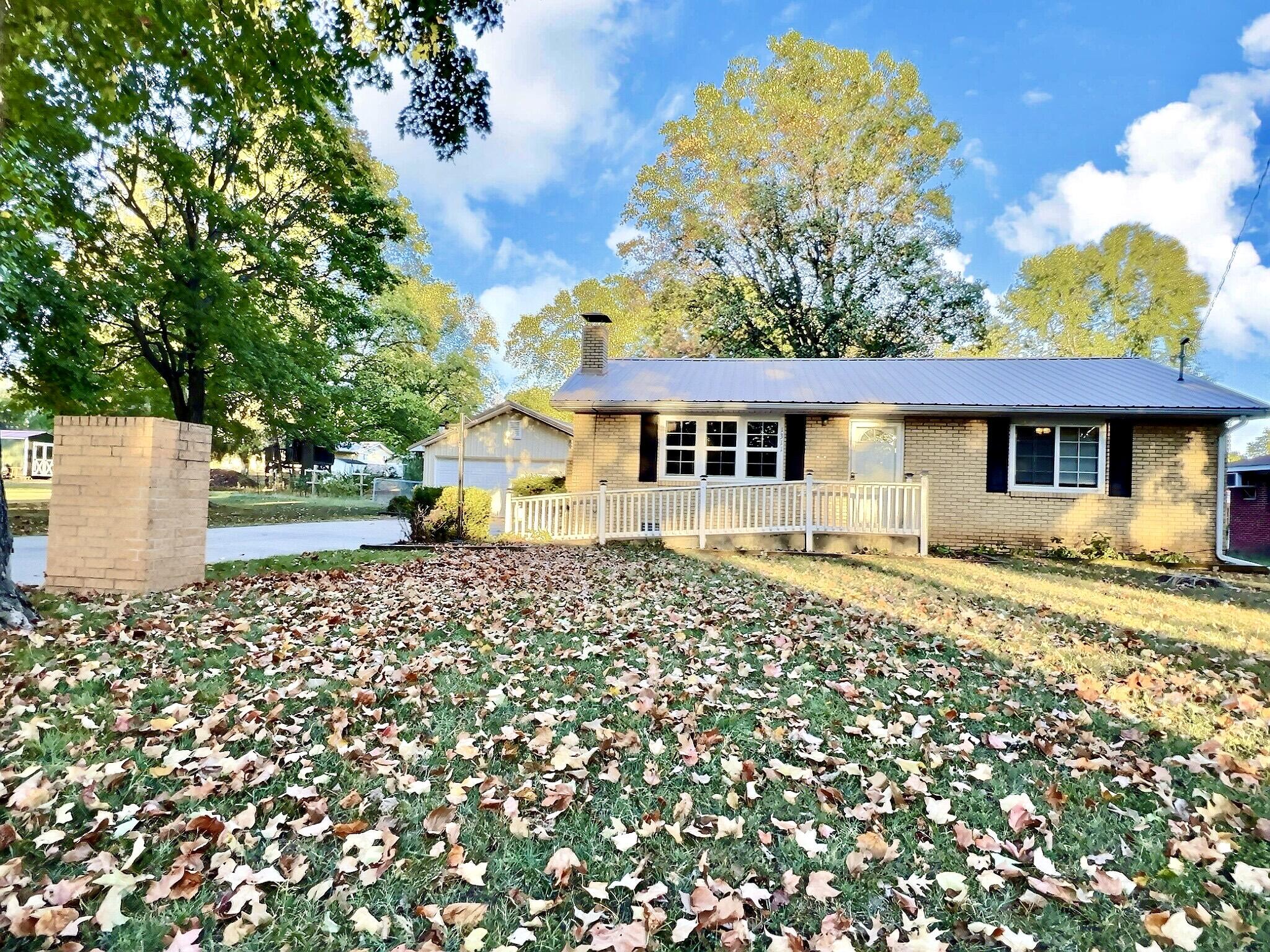 6th St, Monett, MO 65708