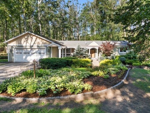 869 Surrey Ln, Petoskey, MI, 49770-9310 | Card Image