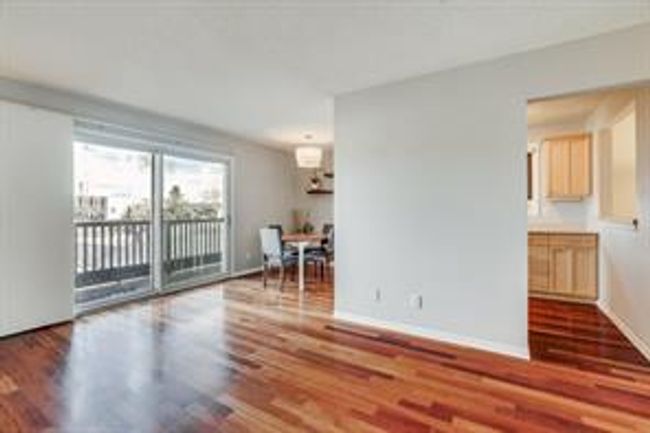 3 - 52 38a Ave Sw, Home with 2 bedrooms, 1 bathrooms and 1 parking in Calgary AB | Image 6