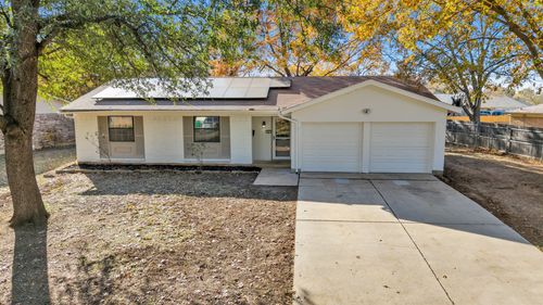 121 Quail Creek Dr, Crowley, TX, 76036-2207 | Card Image