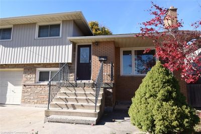 152 W 4 Th St, House other with 4 bedrooms, 1 bathrooms and 3 parking in Hamilton ON | Image 2