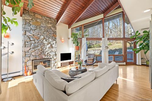 198 Judson Ave, Dobbs Ferry, NY, 10522-3028 | Card Image