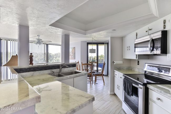 2B1 - 1 Oceans West Blvd, Condo with 2 bedrooms, 2 bathrooms and null parking in Daytona Beach Shores FL | Image 7