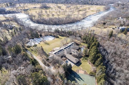 8263 N River Road, River Hills, WI, 53217 | Card Image