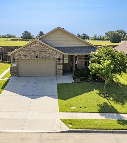 28 Kramer Ln, Sanger, TX, 76266-5783 | Card Image