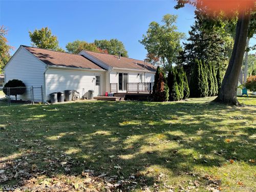 451 Gamma Rd, Walled Lake, MI, 48390-3722 | Card Image