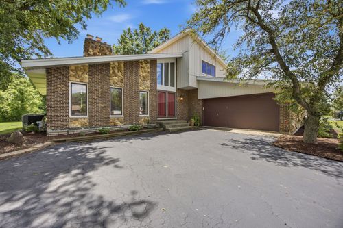 19W471 Deerpath Ln, Lemont, IL, 60439-8832 | Card Image