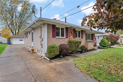 3042 Estelle Avenue, House other with 3 bedrooms, 1 bathrooms and null parking in Lorain OH | Image 3